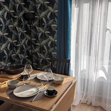 Le Petit Meslier, 15 Min Cathedrale - Old Town Apartment *