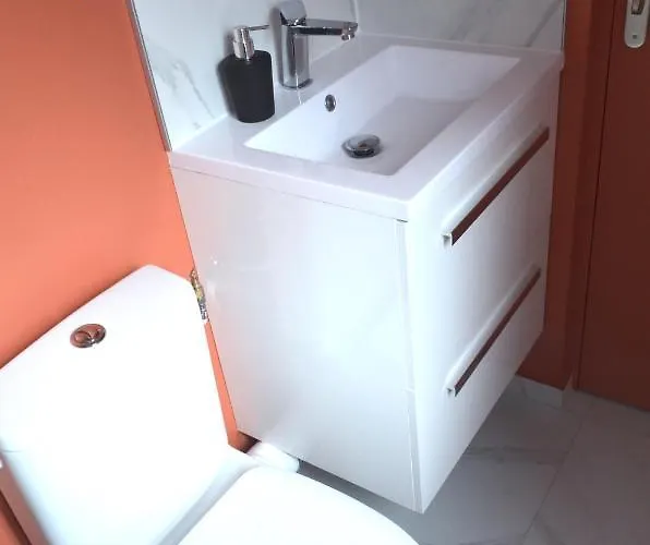 Le Petit Meslier, 15 Min Cathedrale - Old Town דירה